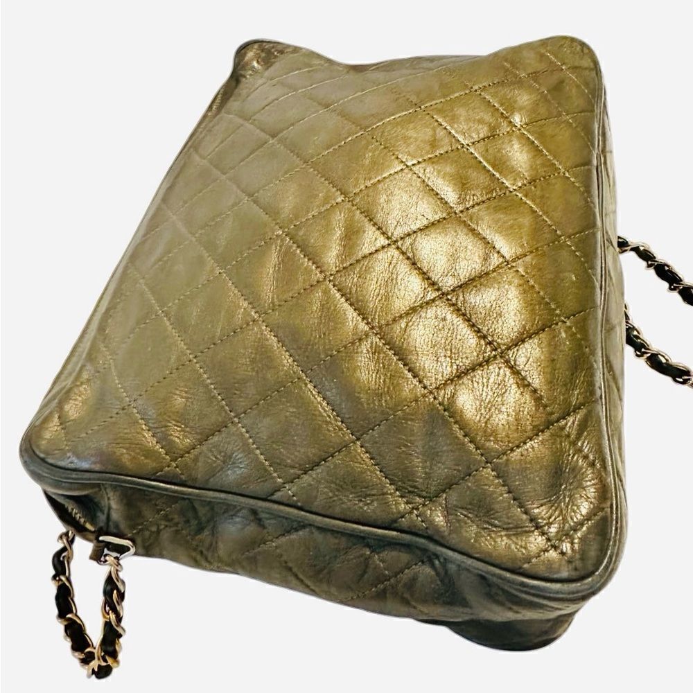 Chanel olive green leather crossbody bag with Tassel Accents - Picture 9 of 16